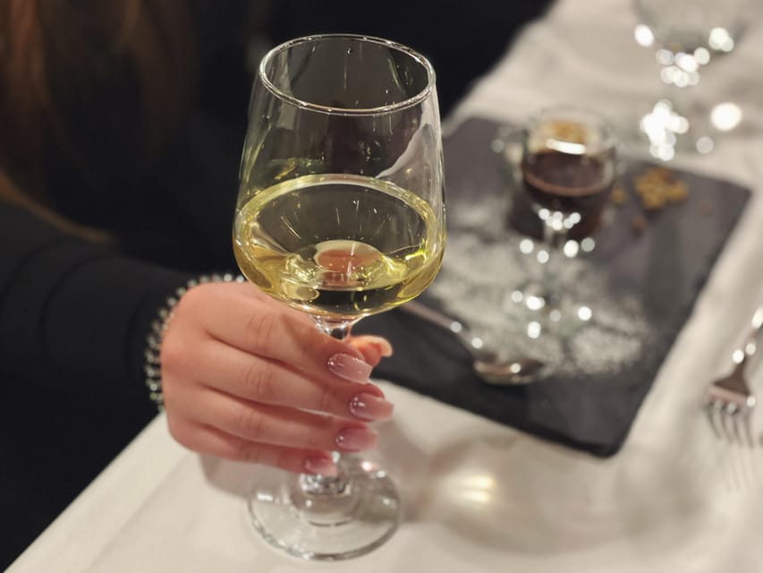 Budapest: Wine & Dine Cruise on the Danube - The wine talk: what you’re learning during the tasting