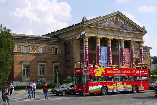 City Sightseeing Budapest Hop-On Hop-Off Bus and Boat Tour - Audio guide reality check: headphones, languages, and clarity