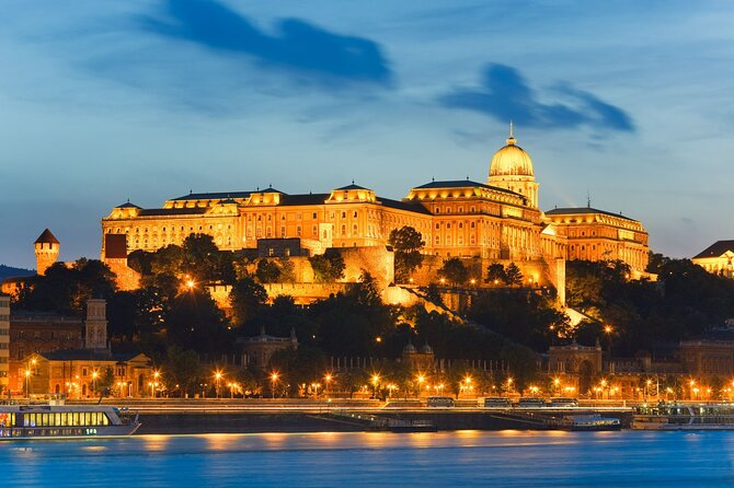 Cocktail Cruise and City Views on the Danube in Budapest - Photo Spots and What to Wear: Getting the Best Light Without Freezing
