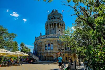 Hiking + Chairlift ride + viewpoints in Budapest - Chairlift from the lower station: the fast pass to elevation