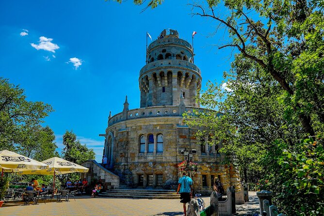 Hiking + Chairlift ride + viewpoints in Budapest - Chairlift from the lower station: the fast pass to elevation