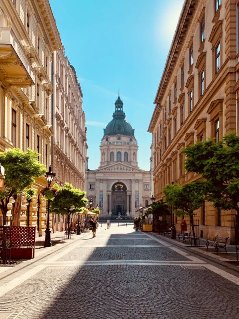 Iconic Budapest tour with Classic Russian Jeep and G-Wagon - The strudel tasting and the audio guide that keeps everything understandable