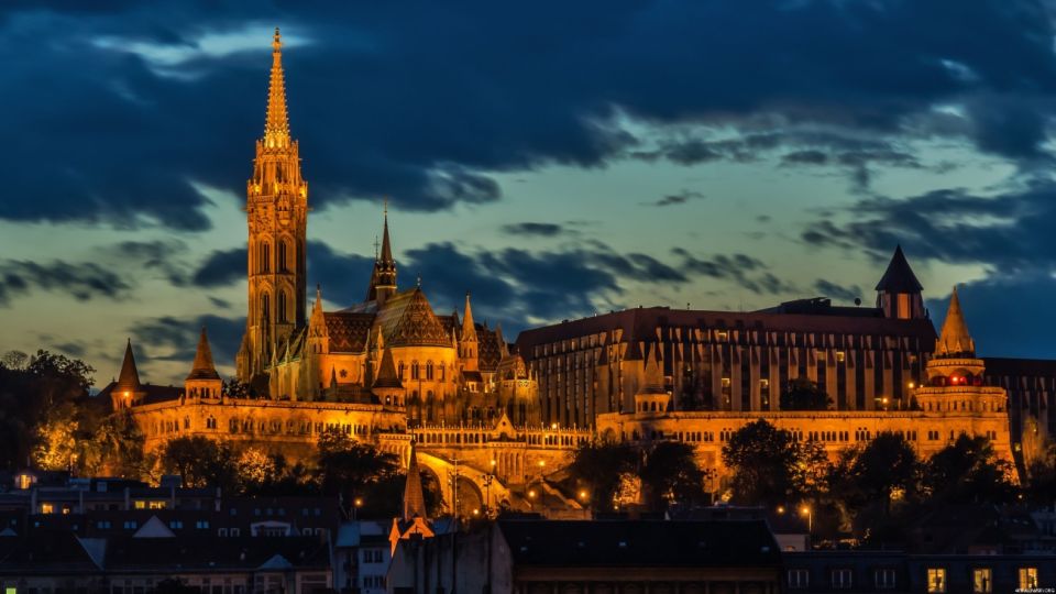 Iconic Budapest tour with Classic Russian Jeep and G-Wagon - Gellért Hill and Citadella: the views that explain Budapest’s layout