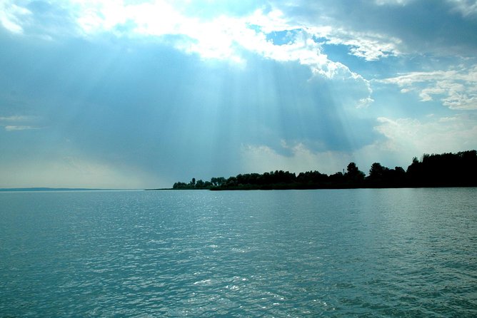 Lake Balaton & Cruise - The boat ride on Lake Balaton: expect comfort, plan for weather