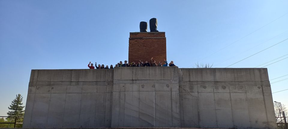 Memento Park: Official Guided Tour with Entry Ticket - Getting there from Budapest: plan for the 40-minute ride