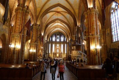 Private Buda Castle Walking Tour with Cake and Matthias Church - Buda Castle: where the story starts