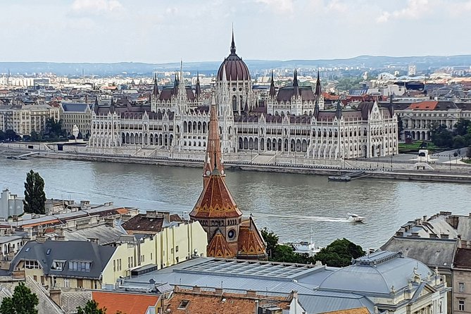 Private city tour by van - Szechenyi Baths and Pool: Seeing the Thermal-Bath City Without a Full Ticket