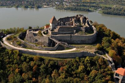 Private Guided Tour to Szentendre & Visegrád Castle (Danube Bend) - Szentendre: a Mediterranean-feeling break with crafts and cafés