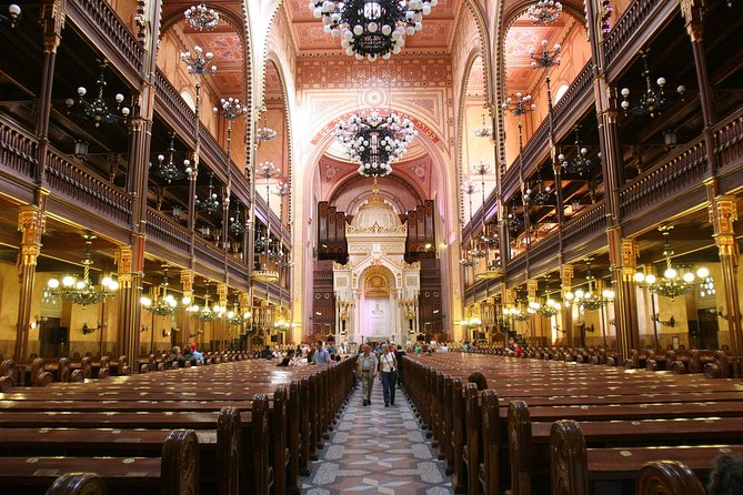 Private Jewish Heritage Tour including Hotel Pickup - Entering Dohány Street Synagogue: biggest working synagogue energy
