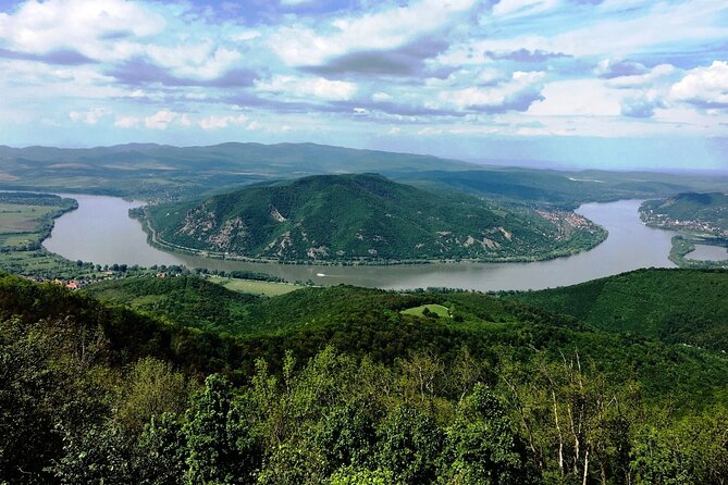 Scenic Danube River bend hills & the Art Town: Private Car Tour - Key highlights worth planning around