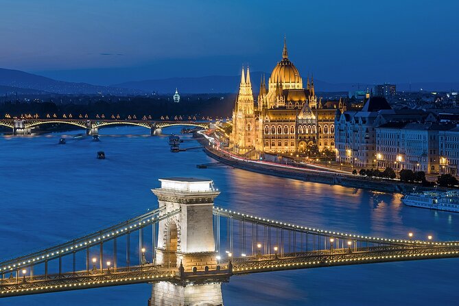 Walking tour in the Buda Castle incl. Fisherman's Bastion - Entering Buda Castle: Why this walk feels different