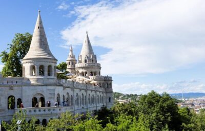 Walking tour in the Buda Castle incl. Fisherman's Bastion - Meeting at Szentháromság tér and timing your day